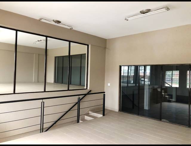 366M² OFFICE TO LET IN POMONA AH